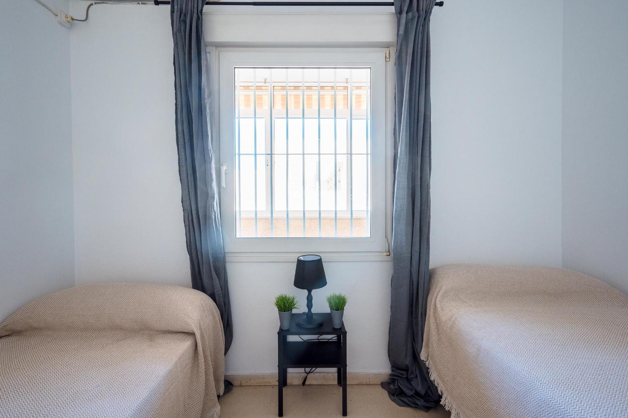 Piso Familiar Virgen Del Rocio Apartment Sevilla Bagian luar foto
