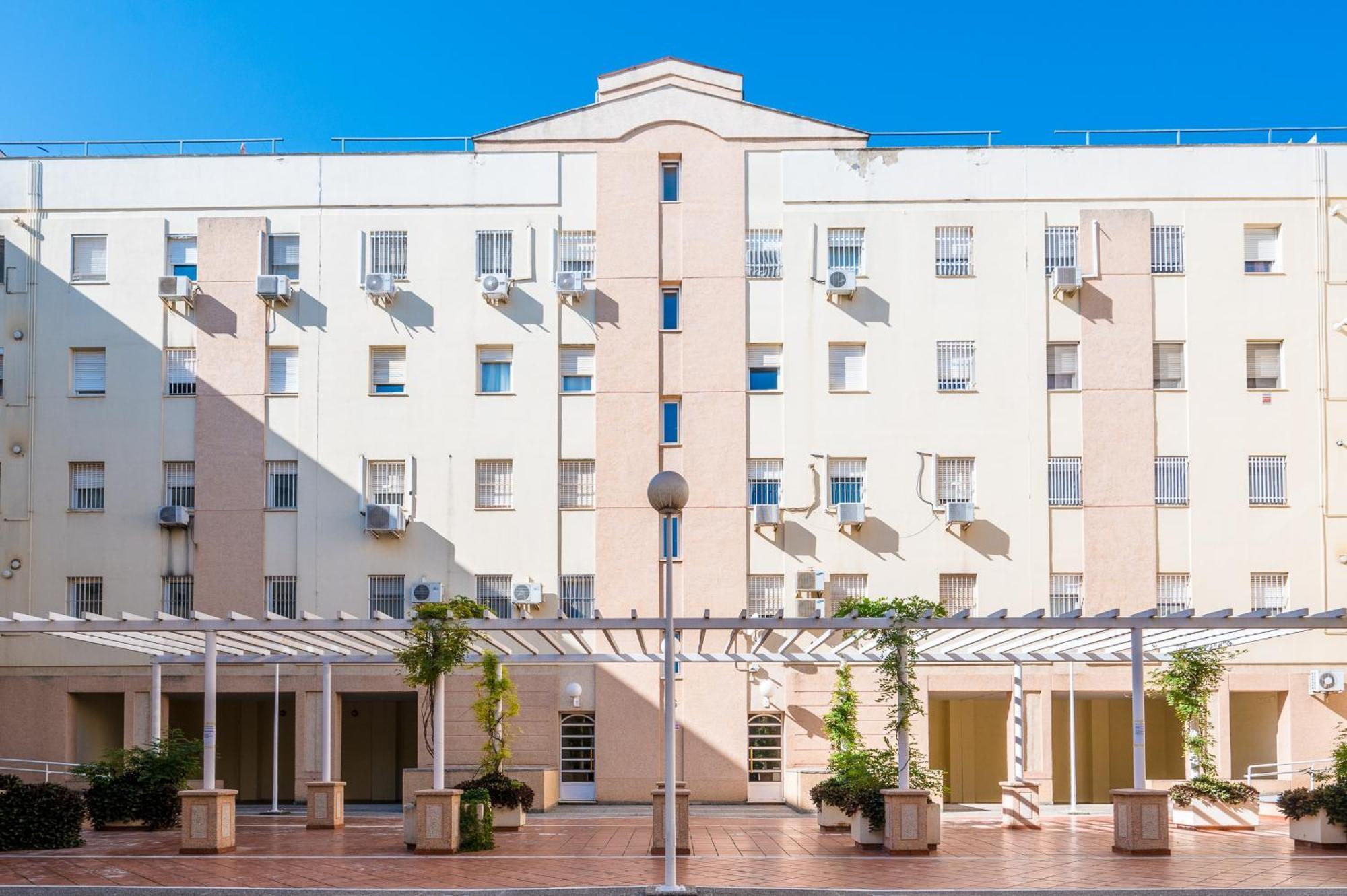 Piso Familiar Virgen Del Rocio Apartment Sevilla Bagian luar foto