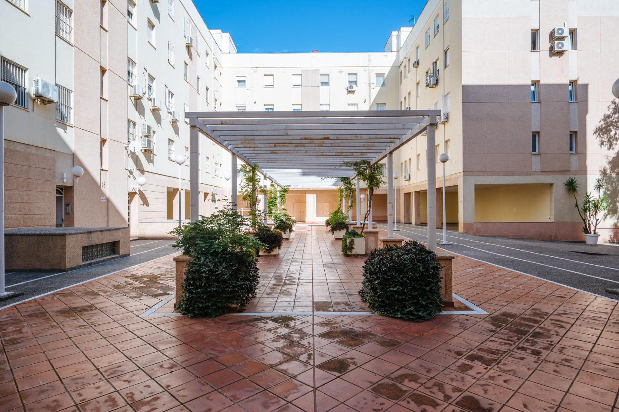 Piso Familiar Virgen Del Rocio Apartment Sevilla Bagian luar foto