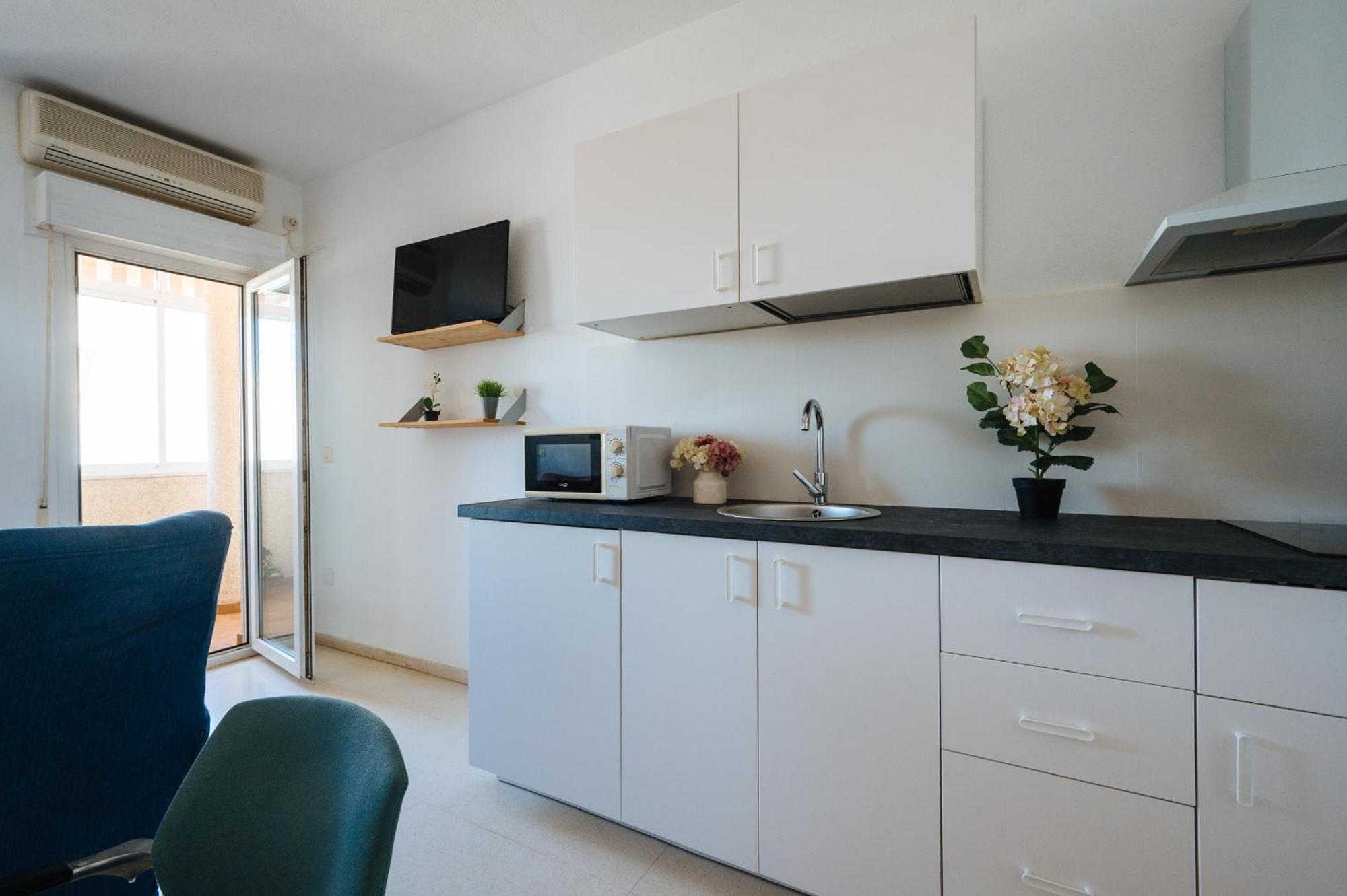 Piso Familiar Virgen Del Rocio Apartment Sevilla Bagian luar foto