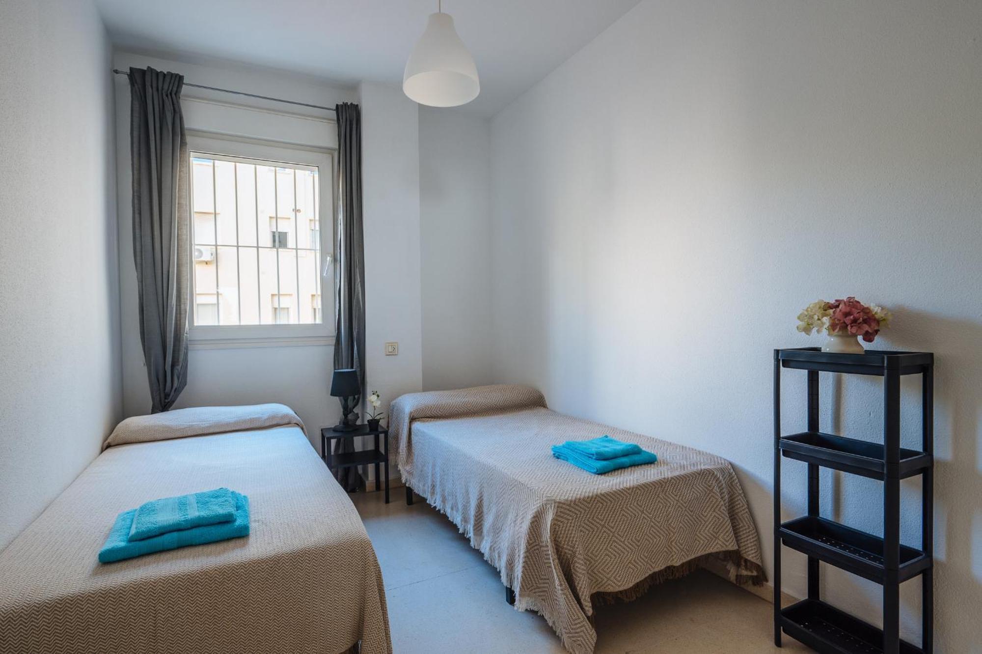 Piso Familiar Virgen Del Rocio Apartment Sevilla Bagian luar foto