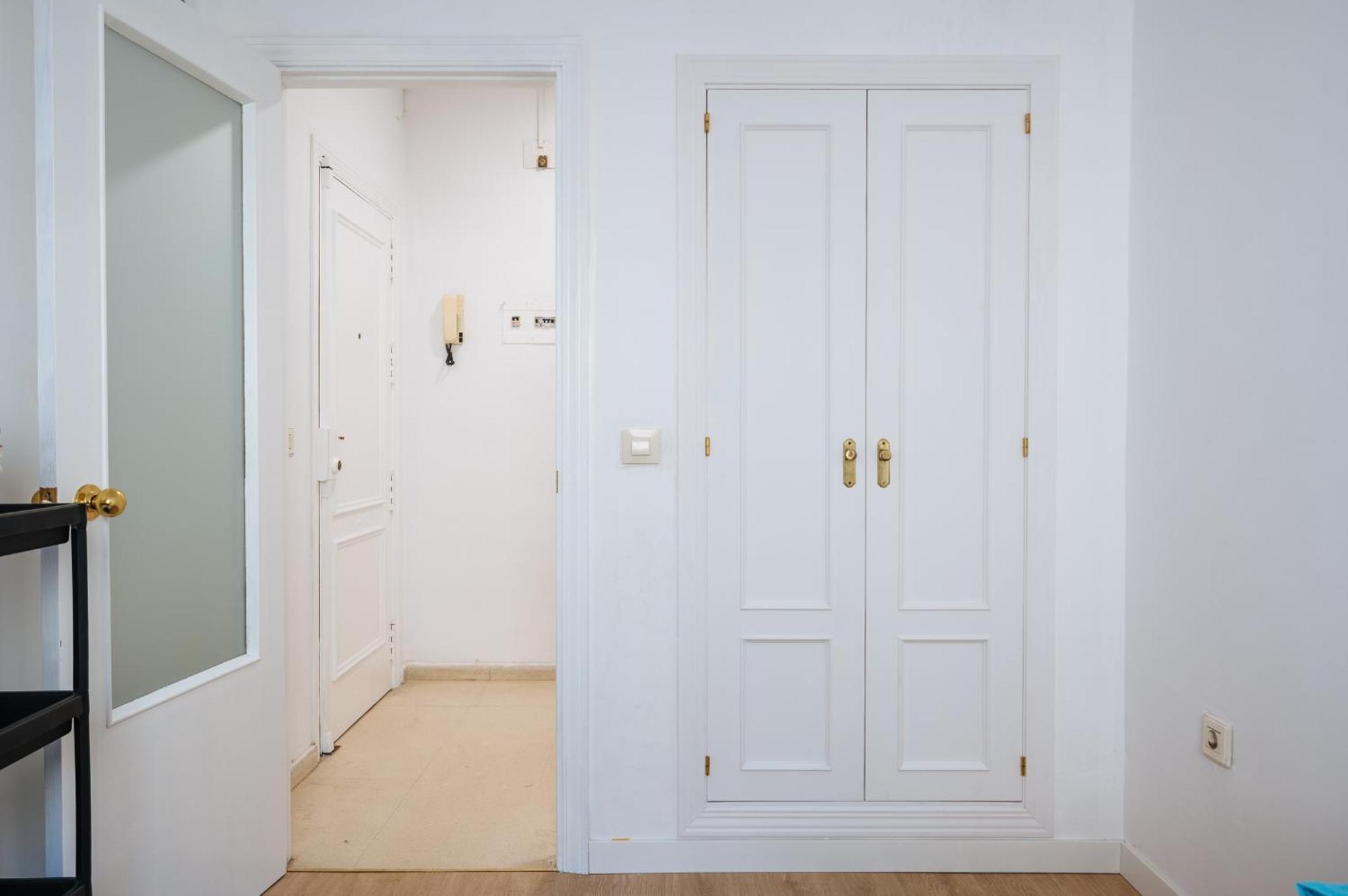 Piso Familiar Virgen Del Rocio Apartment Sevilla Bagian luar foto